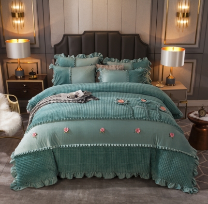 91家纺网 家纺一手货源 找家纺 兴美佳 魔法绒手工盘花四件套-三花争艳