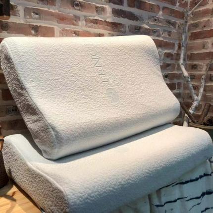 （总）剑桥枕业新款天丝乳胶枕曲线单人款防螨抗菌颈椎护颈乳胶枕