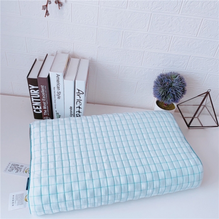 91家纺网 家纺一手货源 找家纺 纯进口斯里兰卡天然乳胶枕头带钢印乳胶枕芯按摩颈椎保健枕头