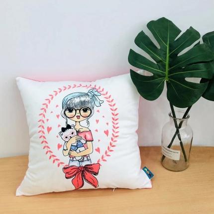 91家纺网 家纺一手货源 找家纺 小芽 2024新款抱枕 潮流女孩1