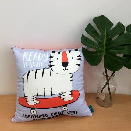 91家纺网 家纺一手货源 找家纺 小芽 2024新款抱枕 潮流女孩1