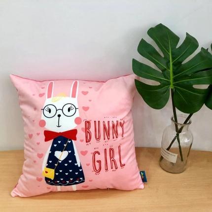 91家纺网 家纺一手货源 找家纺 小芽 2024新款抱枕 潮流女孩1