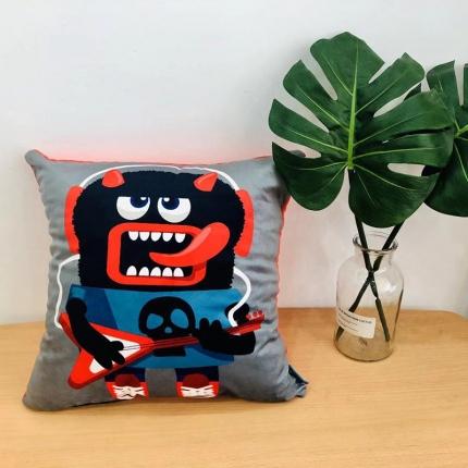 91家纺网 家纺一手货源 找家纺 小芽 2024新款抱枕 潮流女孩1