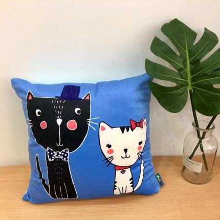 91家纺网 家纺一手货源 找家纺 小芽 2024新款抱枕 潮流女孩1