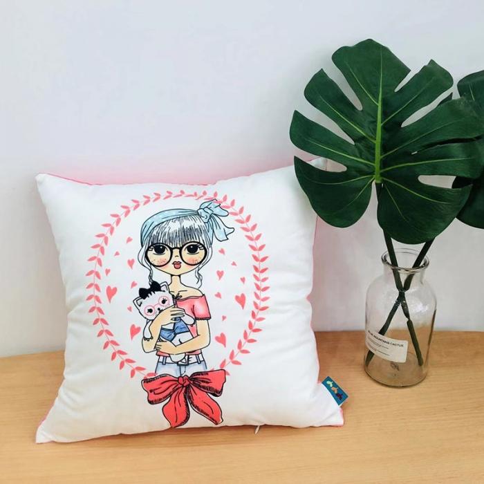 91家纺网 家纺一手货源 找家纺 小芽 2024新款抱枕 潮流女孩1