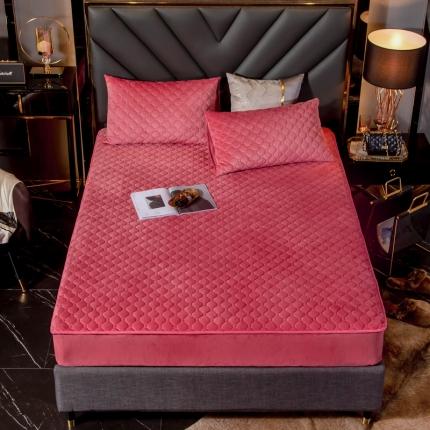 91家纺网 家纺一手货源 找家纺 帅露家纺 2019新款夹棉绗缝床笠三件套 西瓜红