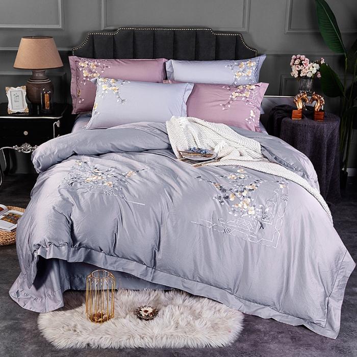 91家纺网 家纺一手货源 找家纺 雲归梦 2019新款60S长绒棉绣花四件套 风雅小筑-浅灰