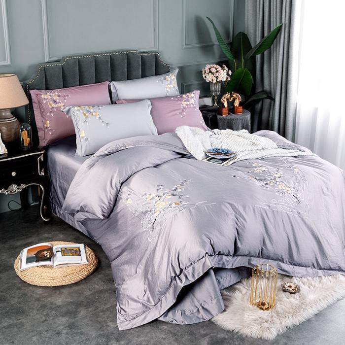 91家纺网 家纺一手货源 找家纺 雲归梦 2019新款60S长绒棉绣花四件套 风雅小筑-浅灰