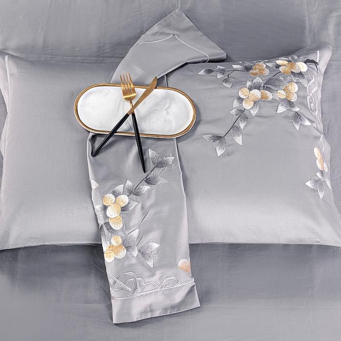 91家纺网 家纺一手货源 找家纺 雲归梦 2019新款60S长绒棉绣花四件套 风雅小筑-浅灰