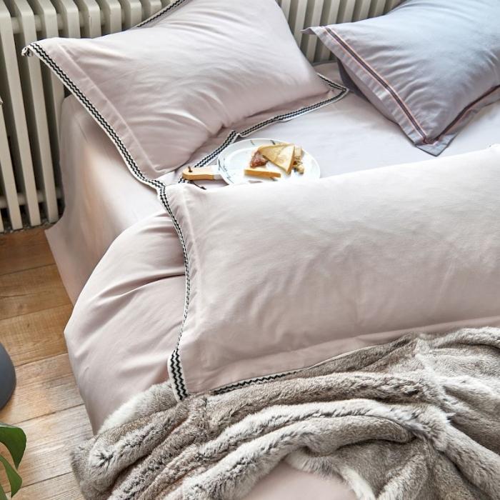 91家纺网 家纺一手货源 找家纺 涞澳家纺 2019新款2121磨毛素色带边款四件套 于乐