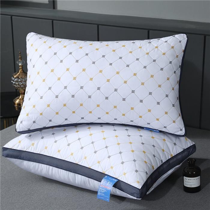 91家纺网 家纺一手货源 找家纺 天意美 磨毛绗绣（小方格）枕48x74cm一只