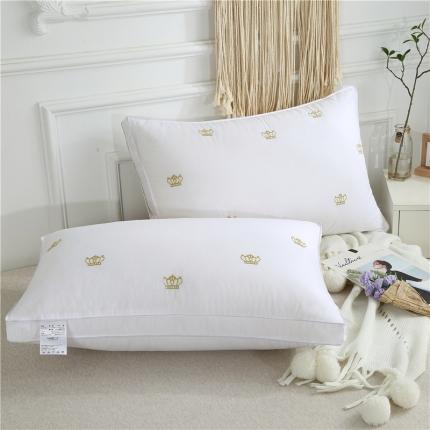 91家纺网 家纺一手货源 找家纺 天意美 2019新款全棉立体压边绣花金皇冠枕48x74一只