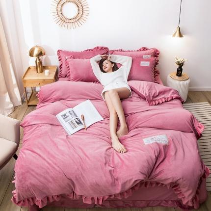 91家纺网 家纺一手货源 找家纺 米奈 2020新款水晶绒贴布绣四件套 香妃粉