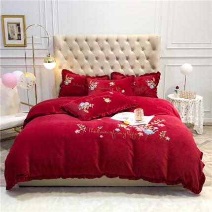91家纺网 家纺一手货源 找家纺 馨蕊家居 2021秋冬轻奢牛奶绒花韵系列四件套 温莎红