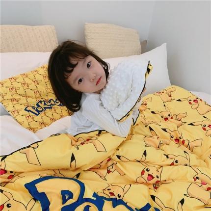 91家纺网 家纺一手货源 找家纺 （总）星期八 2019皮卡丘系列豆豆被（模特图）