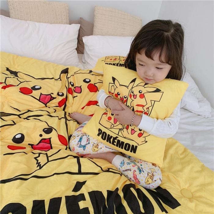 91家纺网 家纺一手货源 找家纺 （总）星期八 2019皮卡丘系列豆豆被（模特图）
