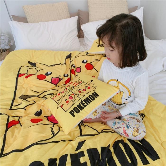 91家纺网 家纺一手货源 找家纺 （总）星期八 2019皮卡丘系列豆豆被（模特图）