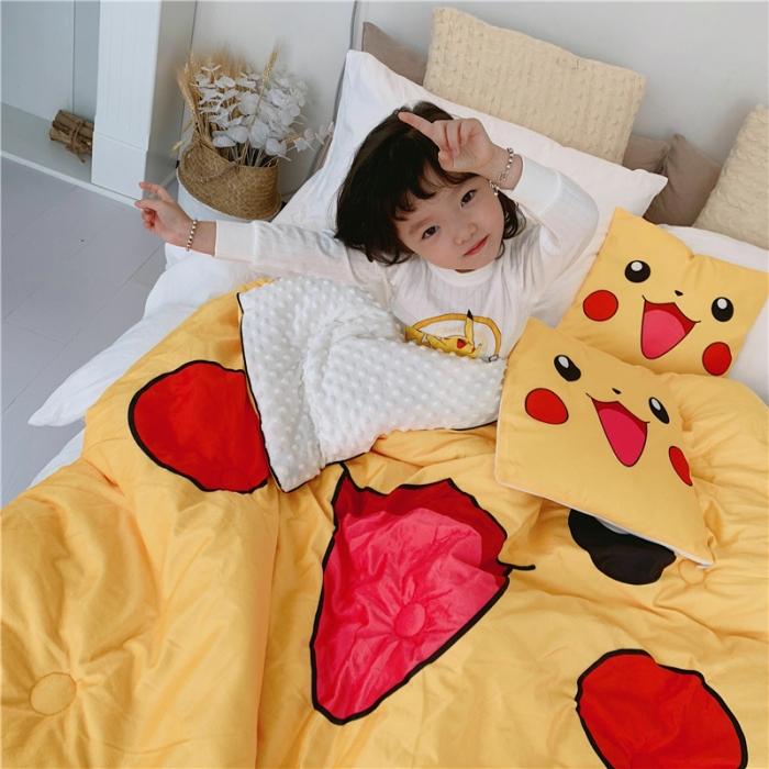 91家纺网 家纺一手货源 找家纺 星期八 2019皮卡丘系列豆豆被（模特图） 皮卡丘-1