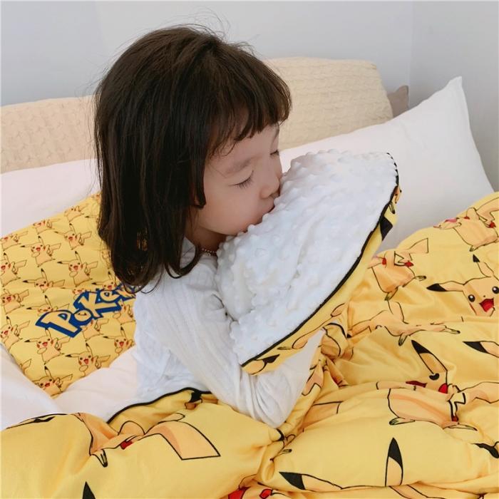 91家纺网 家纺一手货源 找家纺 星期八 2019皮卡丘系列豆豆被（模特图） 皮卡丘-3