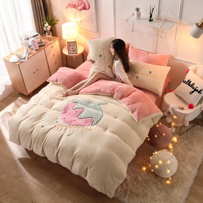 91家纺网 家纺一手货源 找家纺 （总）朗莎家纺 2019新款大版贴布绣羊羔绒保暖四件套