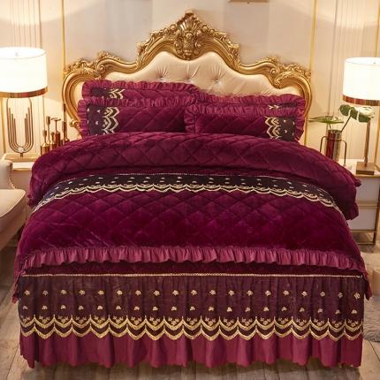 91家纺网 家纺一手货源 找家纺 情恒家纺 2025法莱绒贵族风范夹棉床裙四件套 酒红