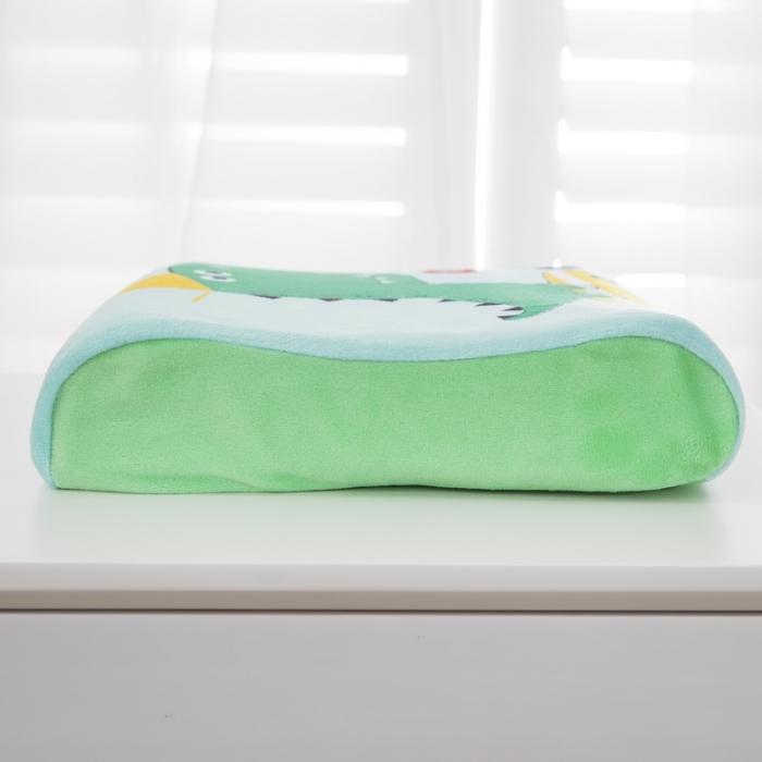 91家纺网 家纺一手货源 找家纺 乐秀家纺 2019新款超柔水晶绒乳胶枕 滑板恐龙