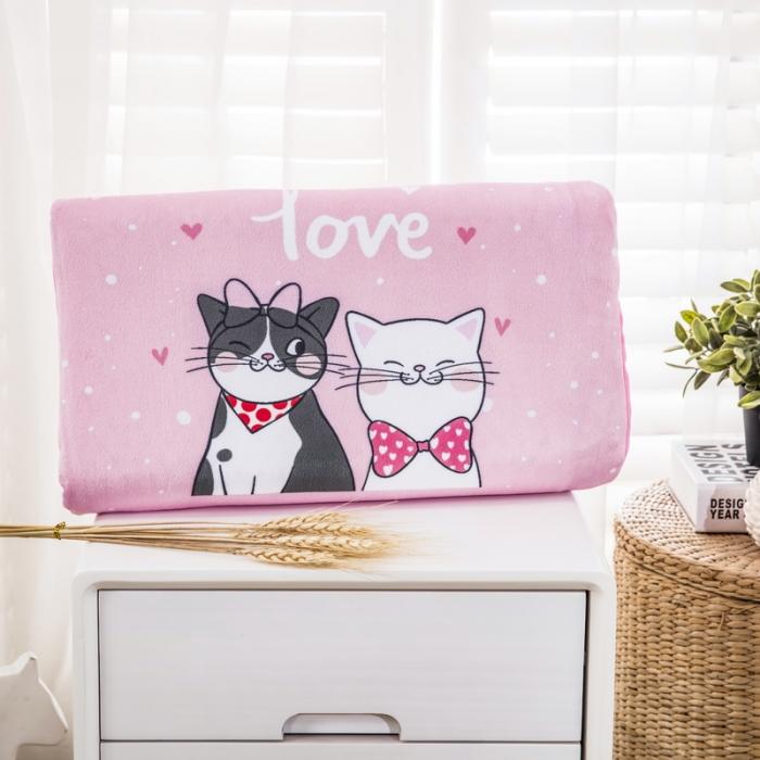 91家纺网 家纺一手货源 找家纺 乐秀家纺 2019新款超柔水晶绒乳胶枕 猫咪之恋