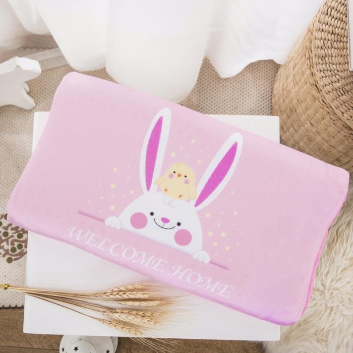 91家纺网 家纺一手货源 找家纺 乐秀家纺 2019新款超柔水晶绒乳胶枕 微萌小兔