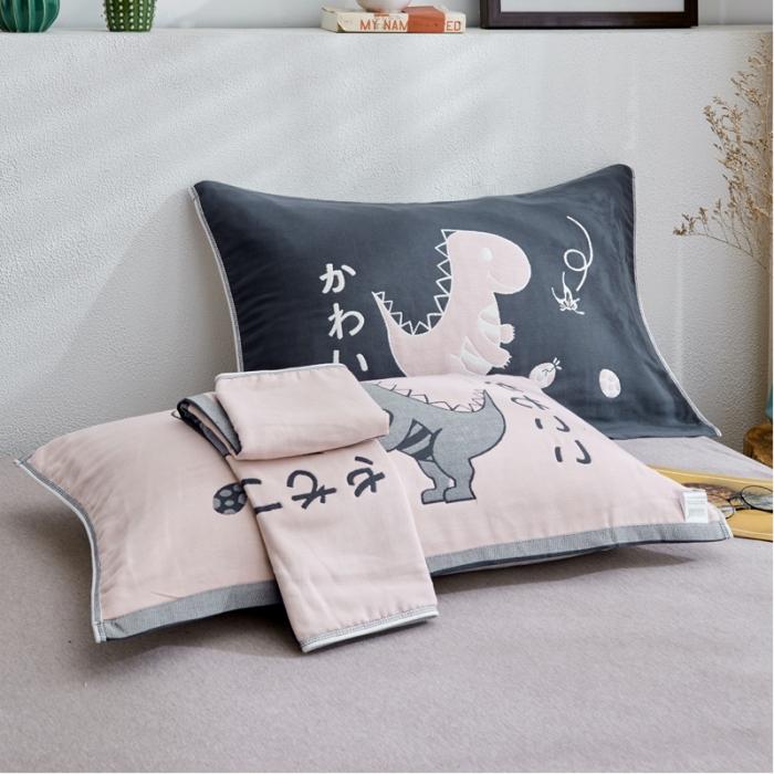 91家纺网 家纺一手货源 找家纺 朴尔 2019新款四层纱布大版花枕巾 50*80 嬉戏恐龙