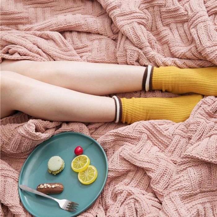 91家纺网 家纺一手货源 找家纺 暖绵绵 新款丽贝卡系列针织棉子线毯毛毯 橡皮粉