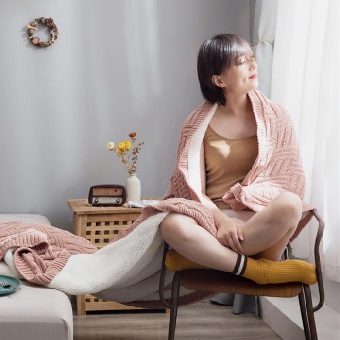 91家纺网 家纺一手货源 找家纺 暖绵绵 新款丽贝卡系列针织棉子线毯毛毯 橡皮粉