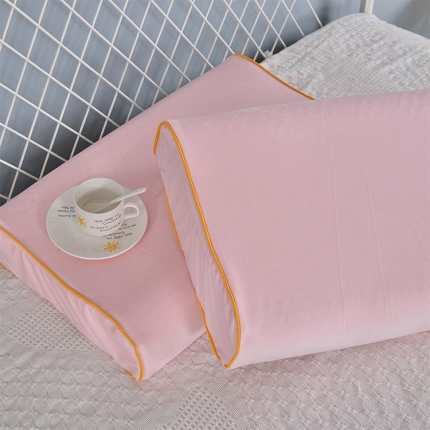路嘉欣 2023泰国天然乳胶枕头按摩透气护颈枕芯宝宝绒外套