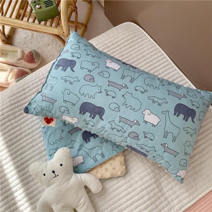 91家纺网 家纺一手货源 找家纺 星期八 2019新款ins双面豆豆安抚枕30*50cm动物园