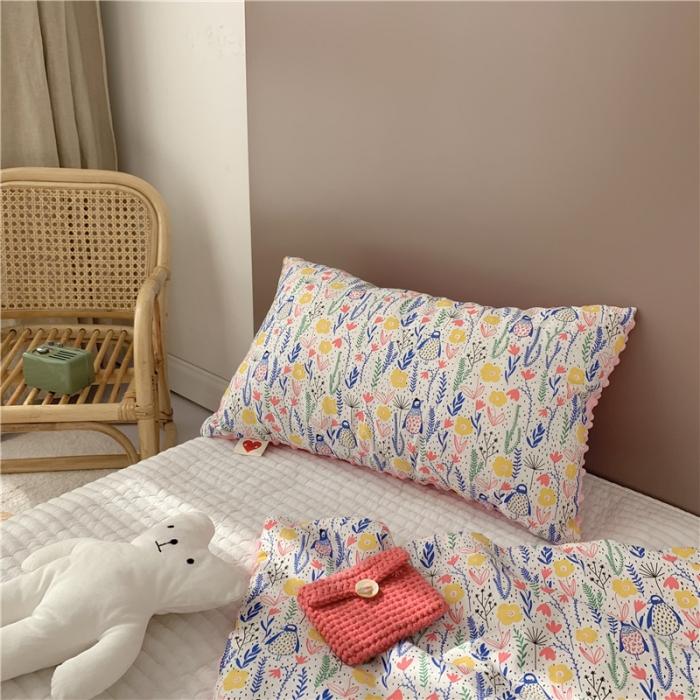 91家纺网 家纺一手货源 找家纺 星期八 2019新款ins双面豆豆安抚枕30*50cm小企鹅