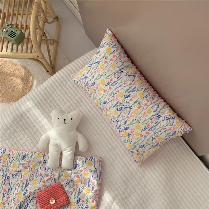 91家纺网 家纺一手货源 找家纺 星期八 2019新款ins双面豆豆安抚枕30*50cm小企鹅
