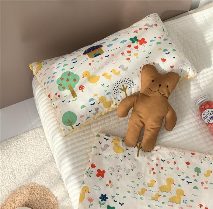 91家纺网 家纺一手货源 找家纺 星期八 2019新款ins双面豆豆安抚枕30*50cm小鸭子