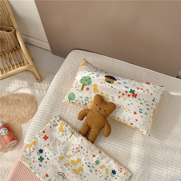 91家纺网 家纺一手货源 找家纺 星期八 2019新款ins双面豆豆安抚枕30*50cm小鸭子