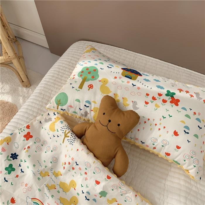 91家纺网 家纺一手货源 找家纺 星期八 2019新款ins双面豆豆安抚枕30*50cm小鸭子