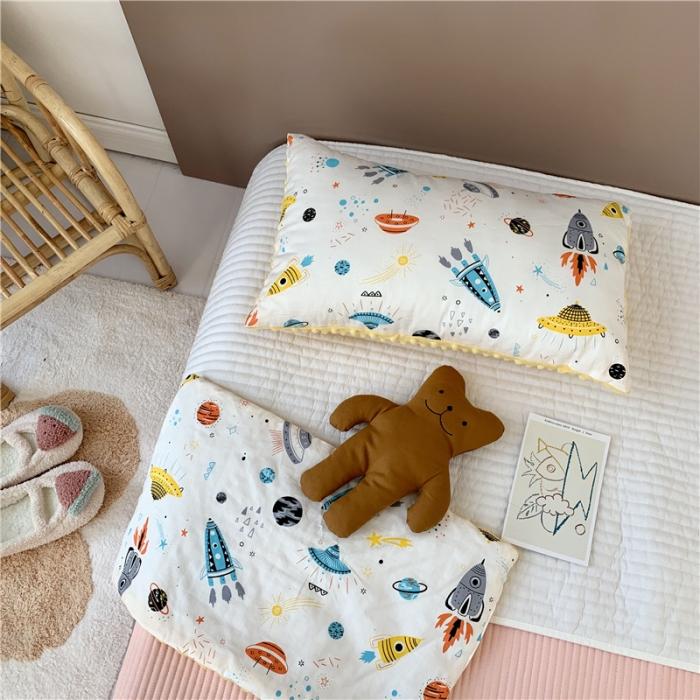 91家纺网 家纺一手货源 找家纺 星期八 2019新款ins双面豆豆安抚枕30*50cm 星球