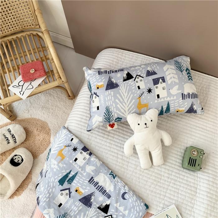 91家纺网 家纺一手货源 找家纺 星期八 2019新款ins双面豆豆安抚枕30*50cm雪屋