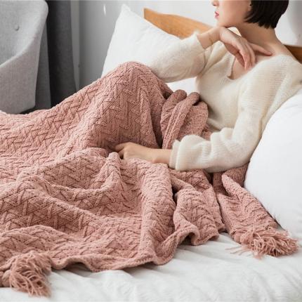 91家纺网 家纺一手货源 找家纺 （总）暖绵绵 新款艾斯系列针织毯子线毯毛毯模特图