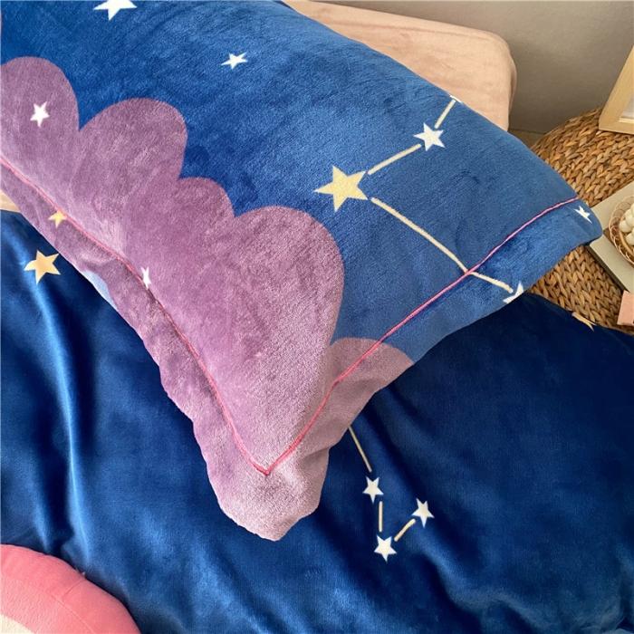 91家纺网 家纺一手货源 找家纺 时年 2019牛奶绒印花保暖四件套童模图 彩虹星空