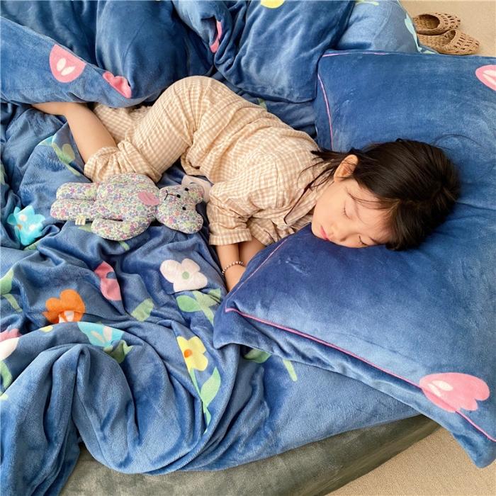 91家纺网 家纺一手货源 找家纺 时年 2019牛奶绒印花保暖四件套童模图 露娜