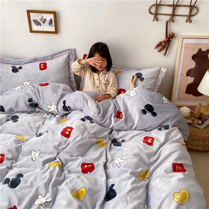 91家纺网 家纺一手货源 找家纺 时年 2019牛奶绒印花保暖四件套童模图 米老鼠