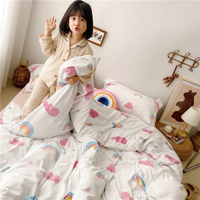 91家纺网 家纺一手货源 找家纺 时年 2019牛奶绒印花保暖四件套童模图 棉花糖