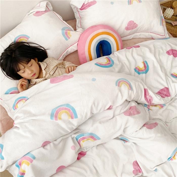 91家纺网 家纺一手货源 找家纺 时年 2019牛奶绒印花保暖四件套童模图 棉花糖