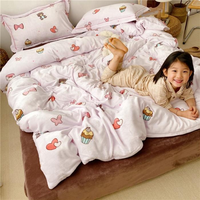 91家纺网 家纺一手货源 找家纺 时年 2019牛奶绒印花保暖四件套童模图 童趣