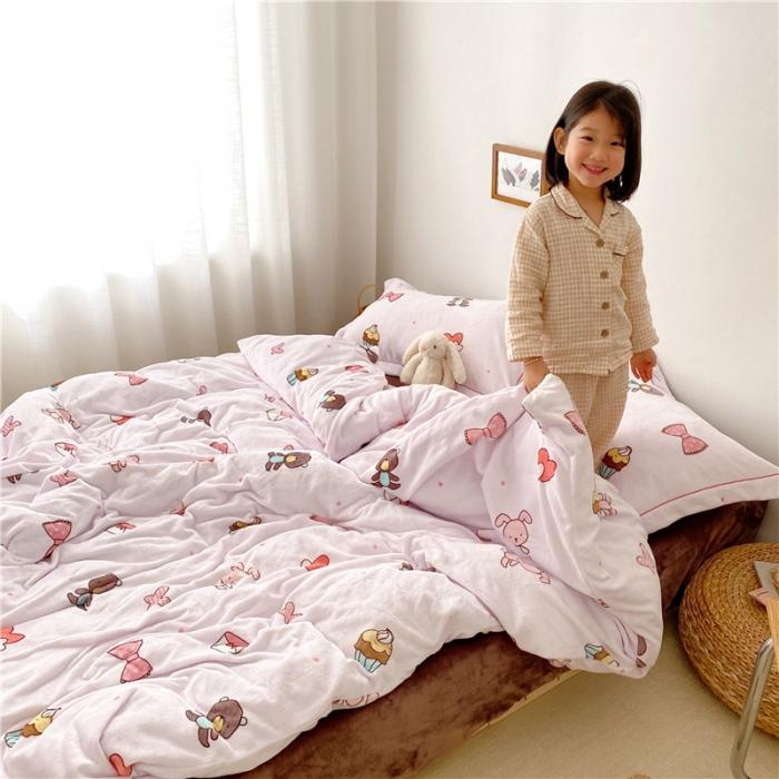 91家纺网 家纺一手货源 找家纺 时年 2019牛奶绒印花保暖四件套童模图 童趣