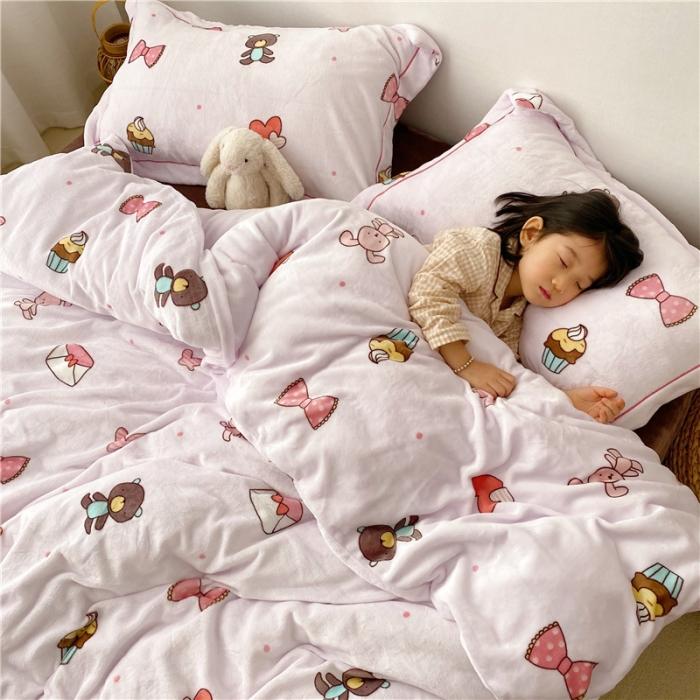 91家纺网 家纺一手货源 找家纺 时年 2019牛奶绒印花保暖四件套童模图 童趣