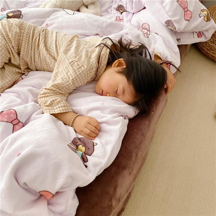 91家纺网 家纺一手货源 找家纺 时年 2019牛奶绒印花保暖四件套童模图 童趣